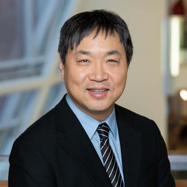 Robert Kim, Graduate Program Director/Associate Professor, Accounting & Finance